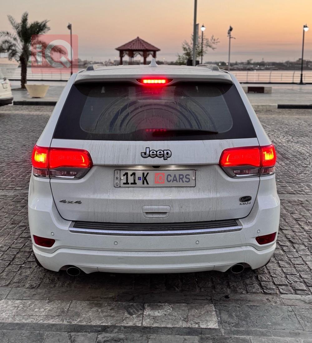 جیپ گراند شیرۆکی